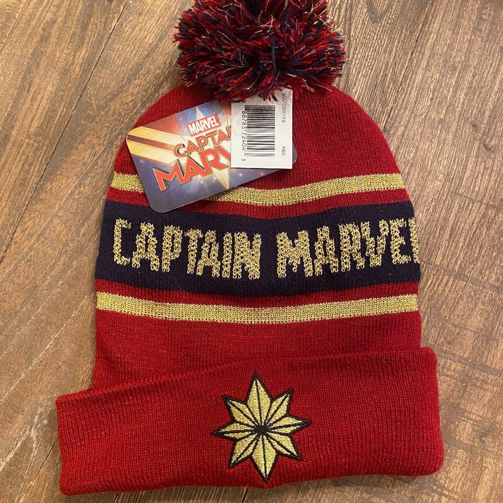 Captain Marvel Avengers Marvel Cuffed Beanie Hat Cap One Size OS NWT